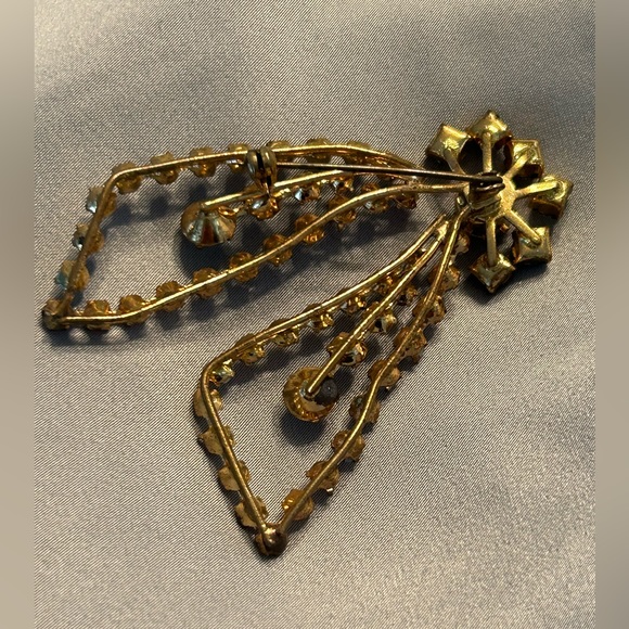 Gorgeous Blue Rhinestone Brooch - Picture 4 of 7